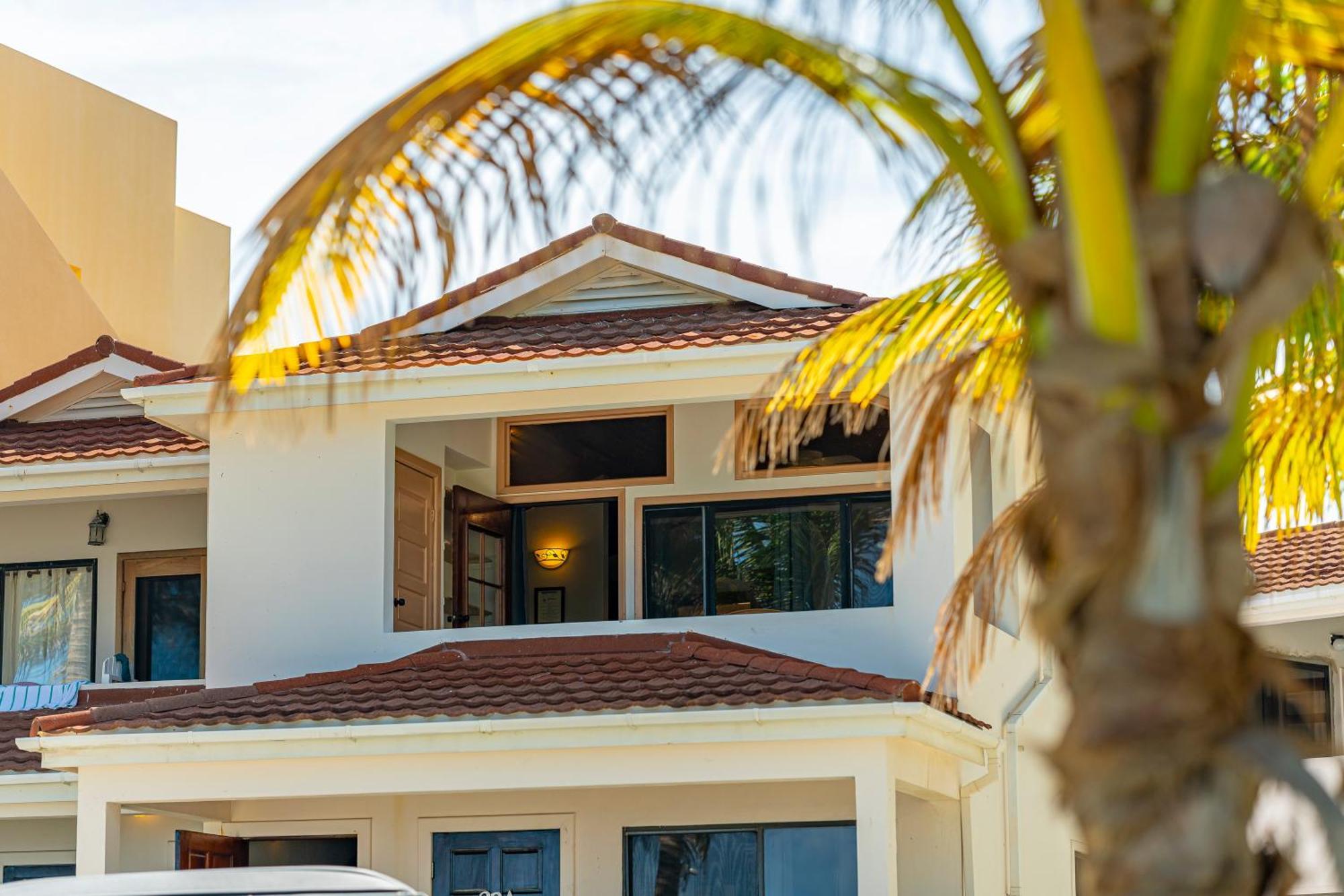 Tradewinds Paradise Villas San Pedro  Buitenkant foto