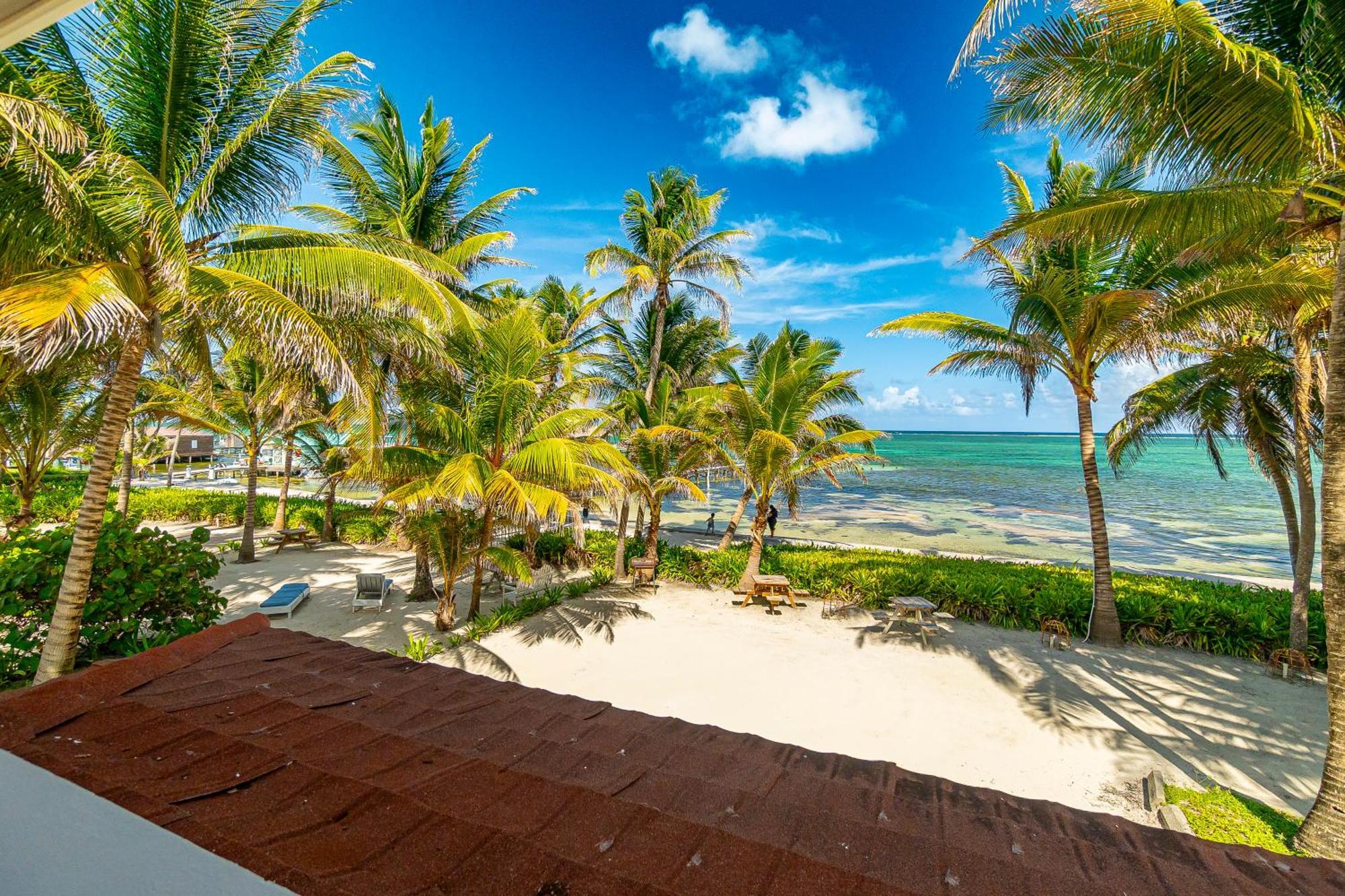 Tradewinds Paradise Villas San Pedro  Buitenkant foto